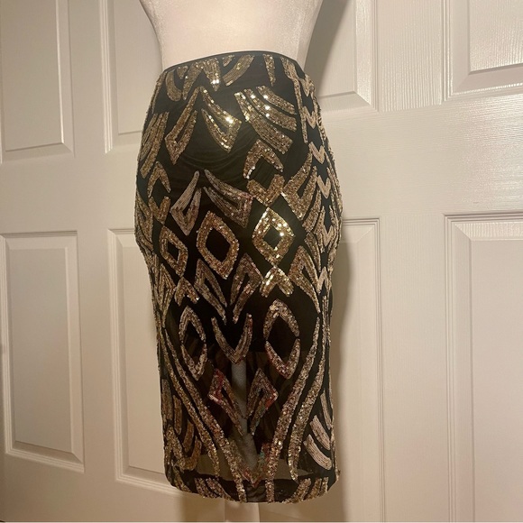 A’Gaci Black and Gold Sequin Dress Size Small - Picture 2 of 4